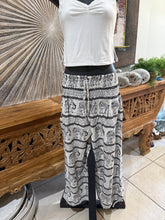 Ladies Bali Beach / Shirred Waist Bali Capri Pants SO COMFY Suit Maternity XXL