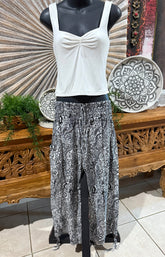 Ladies Bali Beach / Shirred Waist Bali Capri Pants SO COMFY XXL - Bali 3/4 Pants