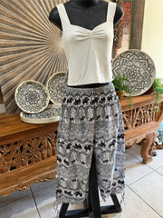 Ladies Bali Beach / Shirred Waist Bali Capri Pants SO COMFY XXL - Bali 3/4 Pants