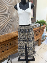 Ladies Bali Beach / Shirred Waist Bali Capri Pants SO COMFY XXL - Bali 3/4 Pants