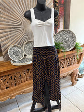 Ladies Bali Beach / Shirred Waist Bali Capri Pants SO COMFY XXL - Bali 3/4 Pants