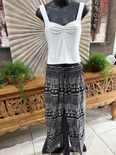 Ladies Bali Beach / Shirred Waist Bali Capri Pants - SO COMFY Suit Maternity XL