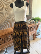 Ladies Bali Beach / Shirred Waist Bali Capri Pants SO COMFY XXL - Bali 3/4 Pants