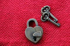 New BRASS Plain Antique Style Padlock + 2 Decorative Key - Furniture Accessories
