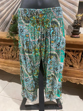 Ladies Bali Beach / Shirred Waist Bali Capri Pants - SO COMFY Suit Maternity S-M