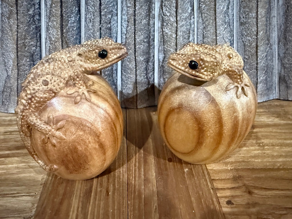NEW Balinese Hand Carved & Crafted Suar Wood Gecko Sculpture - Bali Carving