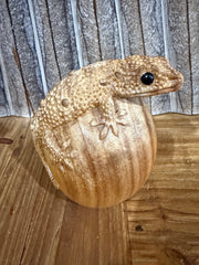 NEW Balinese Hand Carved & Crafted Suar Wood Gecko Sculpture - Bali Carving