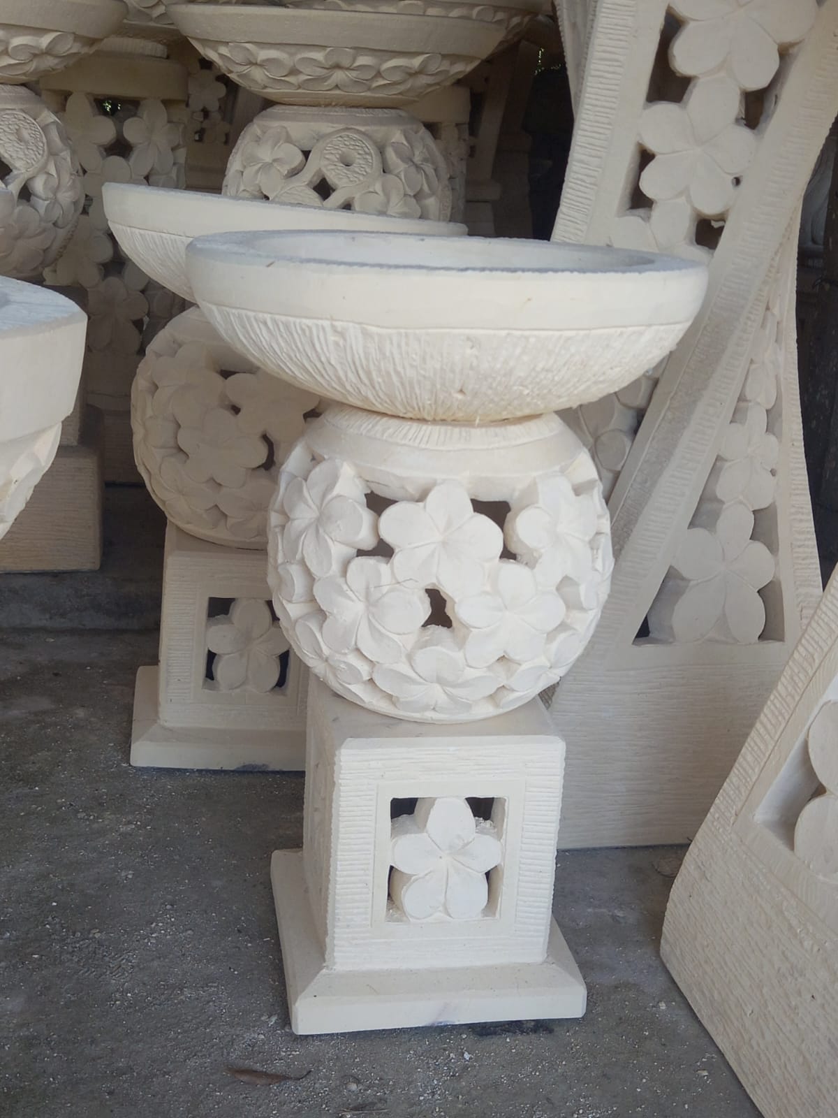 Balinese Frangipani Hand Crafted Bird Bath - Bali Garden Art - Bali Bird Bath Sm