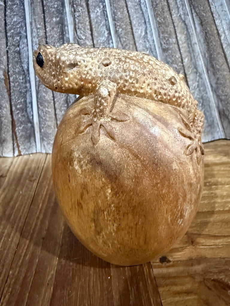 NEW Balinese Hand Carved & Crafted Suar Wood Gecko Sculpture - Bali Carving