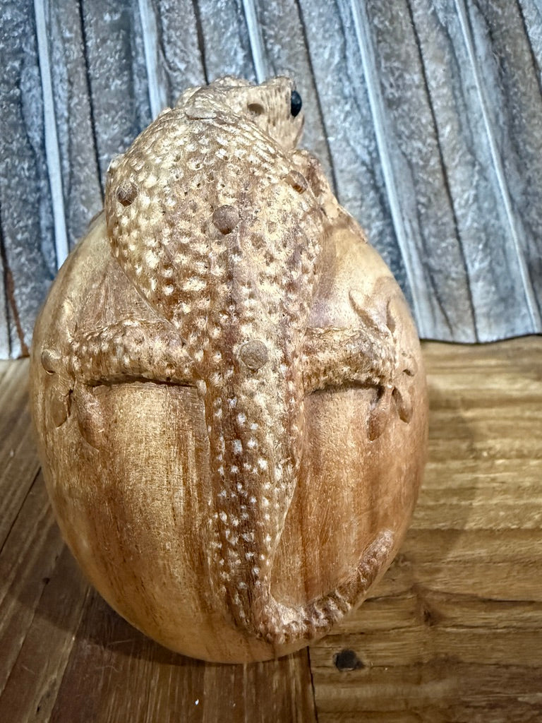 NEW Balinese Hand Carved & Crafted Suar Wood Gecko Sculpture - Bali Carving