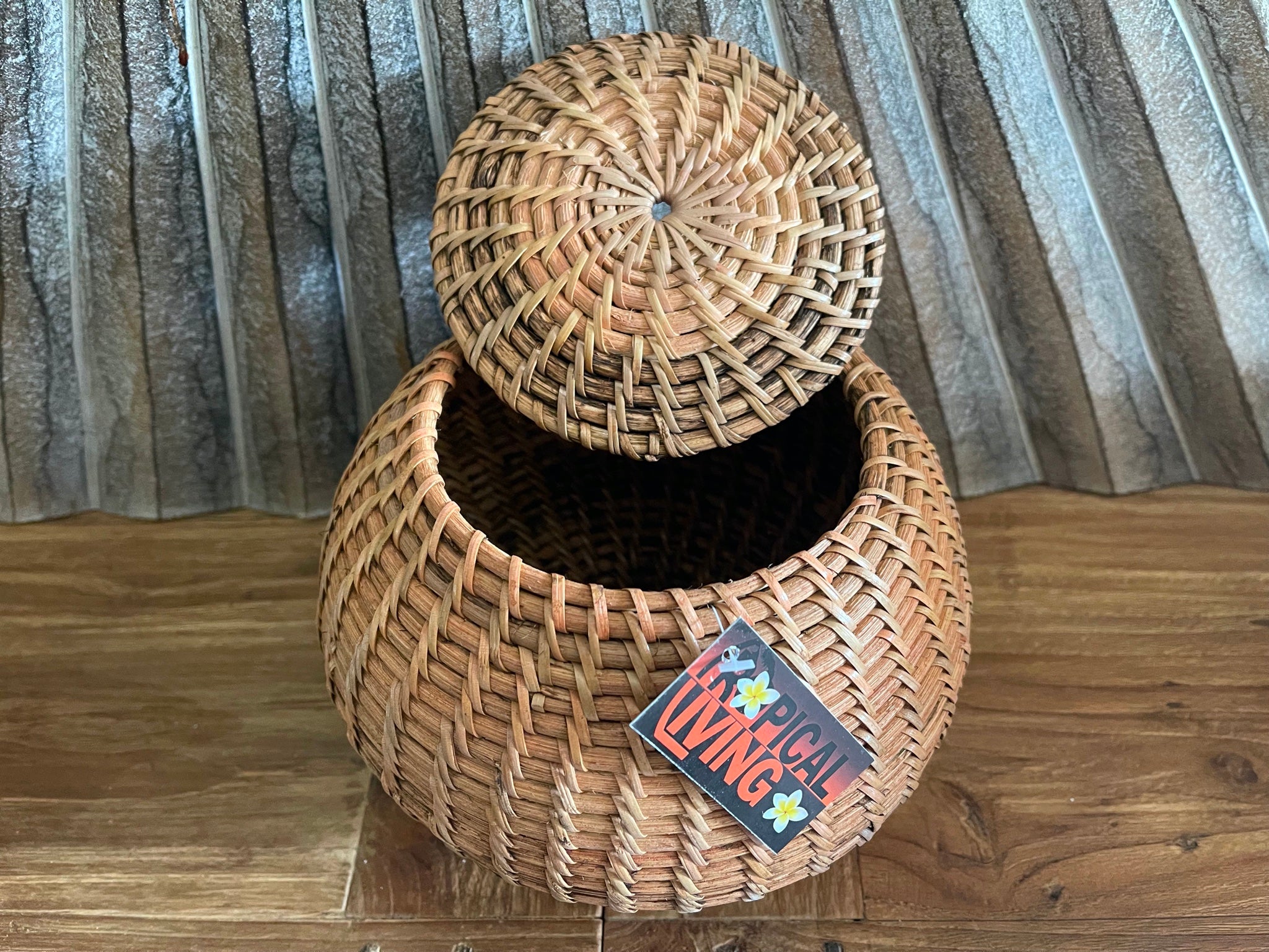 New Balinese Hand Woven Rattan Basket with Lid / Bali Ball Shape Basket - 2 Col.