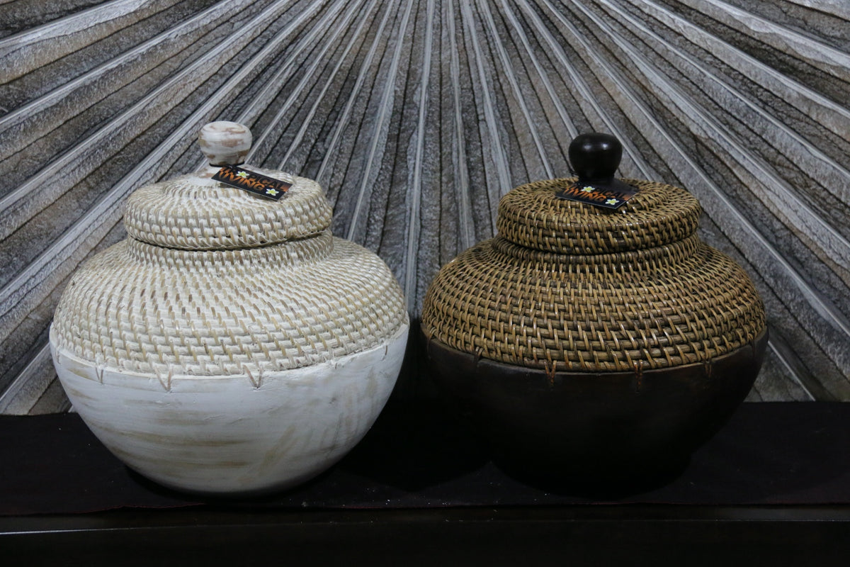 NEW BALINESE HAND CRAFTED WOOD / RATTAN POT / BASKET WITH LID