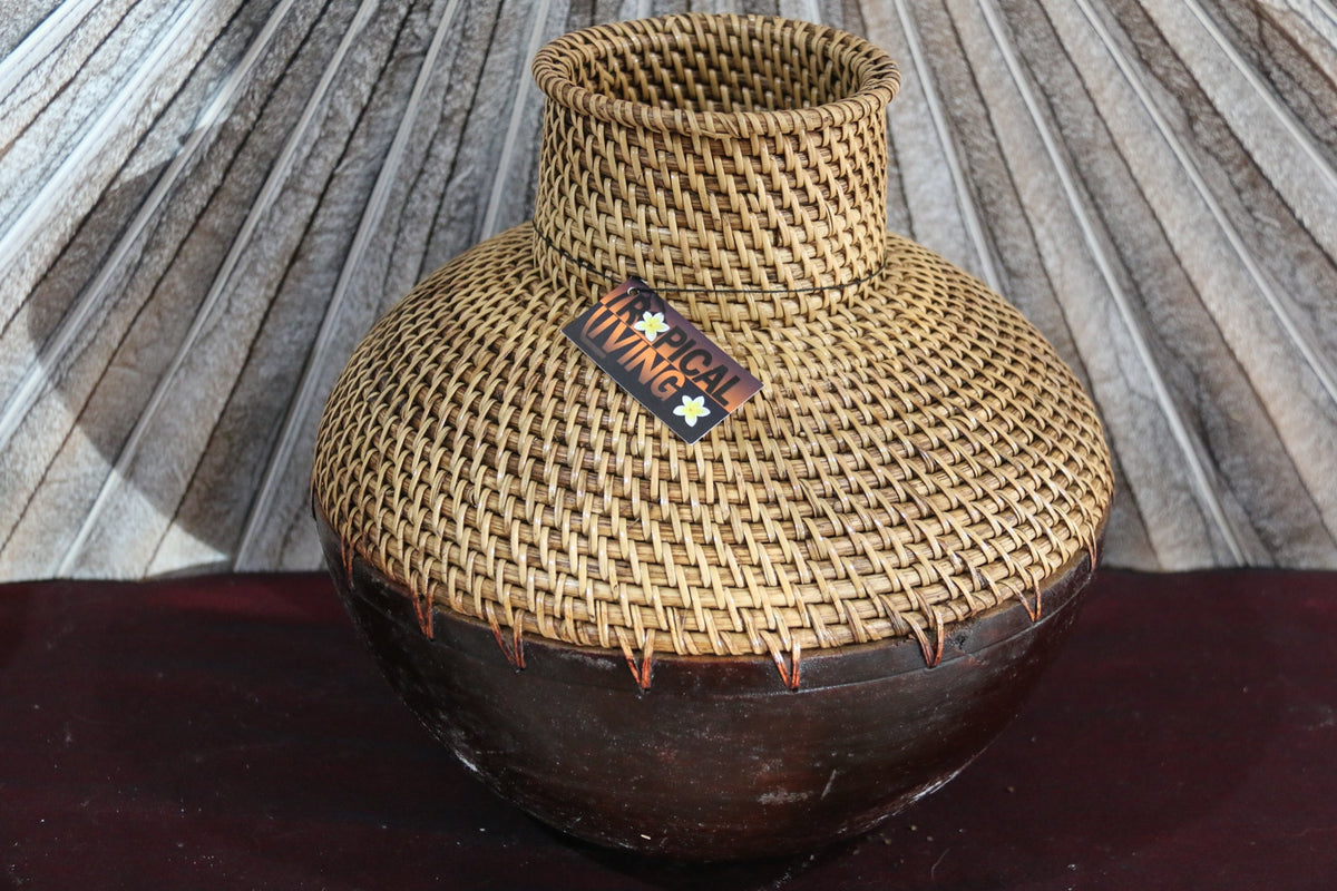 NEW BALINESE HAND CRAFTED WOOD/RATTAN COMBO BALL VASE - GORGEOUS!!